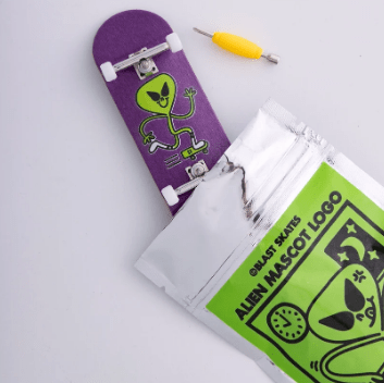 Fingerskate Blast Skates Alien Mascot