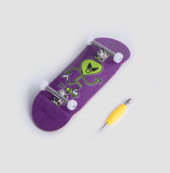 Fingerskate Blast Skates Alien Mascot